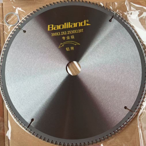 Sierra circular para corte de tubos Marca Baoliland  300*3.2*2.2*30*123T