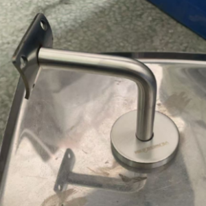 Soporte de acero inox 304 pasamanos pared-tubo 12mm*70mm*70mm Satinado